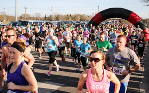 people running a marathon