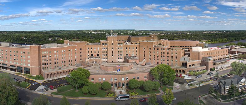 exterior of CentraCare - St. Cloud Hospital building